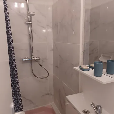 Avec Jardin Et Appartement *
