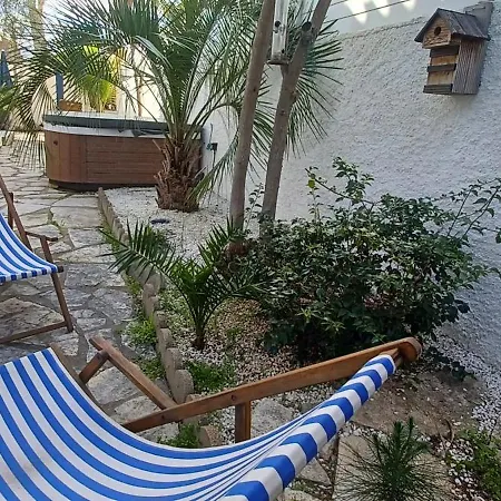 Avec Jardin Et Appartement *