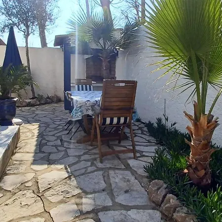 Avec Jardin Et Valras-Plage